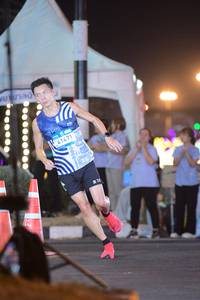 BIB: 41471
                            <button type="button" onclick="openModal(22926268)" class="btn btn-primary btn-sm float-right btn-popup" data-toggle="modal" data-target=".modal-high-quality">
                        <i class="fas fa-shopping-cart"></i> Add to Cart
                    </button>
                                            <button type="button" onclick="isThisMe(22926268, true)" class="btn btn-success btn-sm float-right btn-popup btn-isme hidden" data-toggle="tooltip" data-placement="bottom" title="นี่คือรูปของคุณใช่ไหม คลิกที่นี่เพื่อเอาเข้าอัลบั้ม">
                        <i class="fas fa-plus"></i> Add to album
                    </button>
                    <button type="button" onclick="isThisMe(22926268, false)" class="btn btn-warning btn-sm float-right btn-popup btn-isnotme hidden">
                        <i class="fas fa-ban"></i> Remove from album
                    </button>